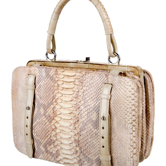 Outstanding designer handbag - Picture 3 of 4